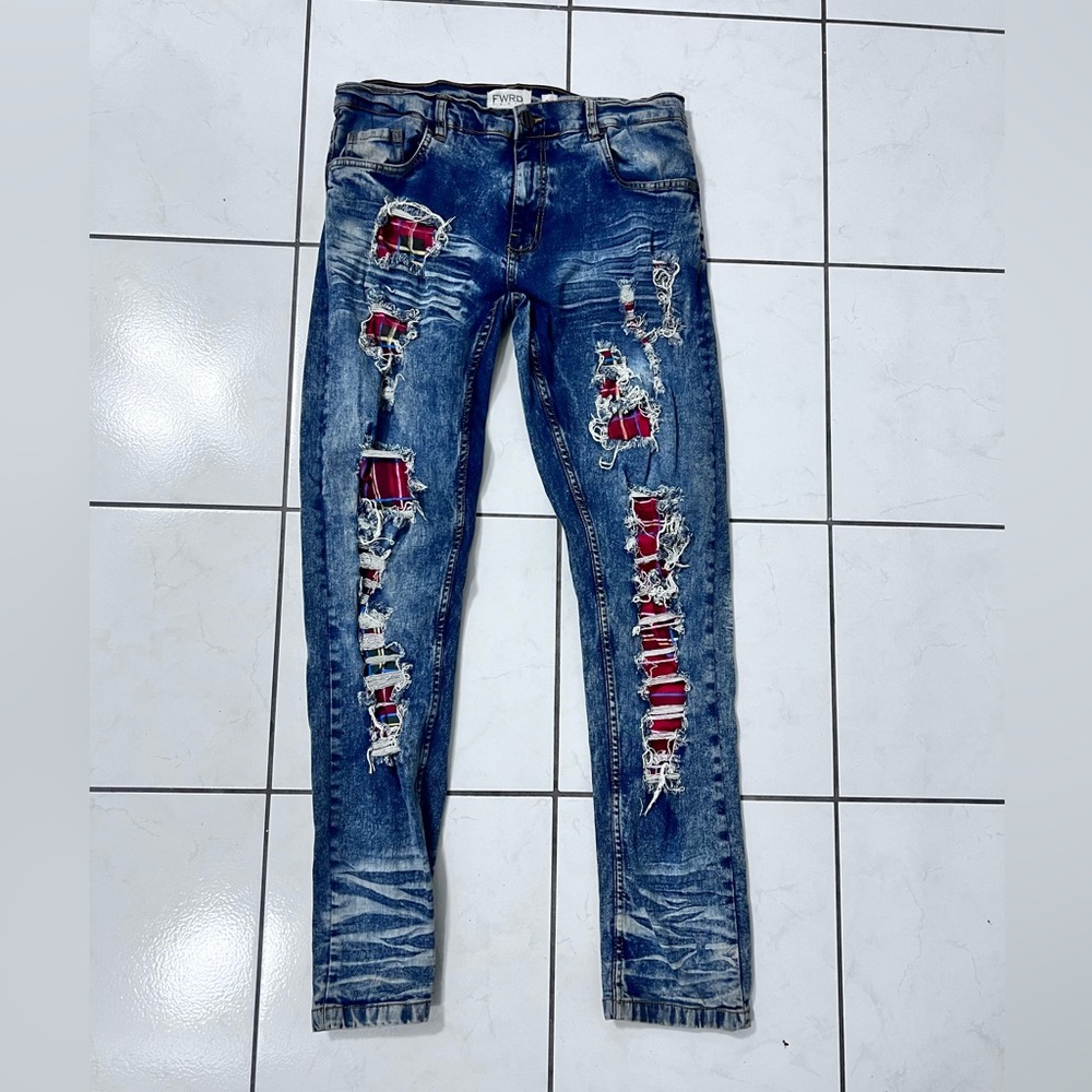 Men's High Quality Denim Jeans with ripped front red cloth sz 32